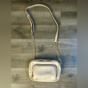 NWOT Maurices Cream Crossbody Bag with Gold Chain Strap